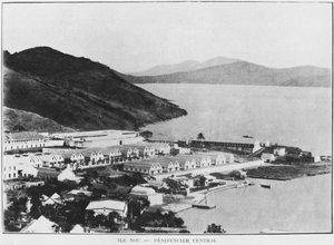Nieuw-Caledonië, Isle of Nou, de centrale gevangenis, uit La Depeche Coloniale, 1903 door French Photographer